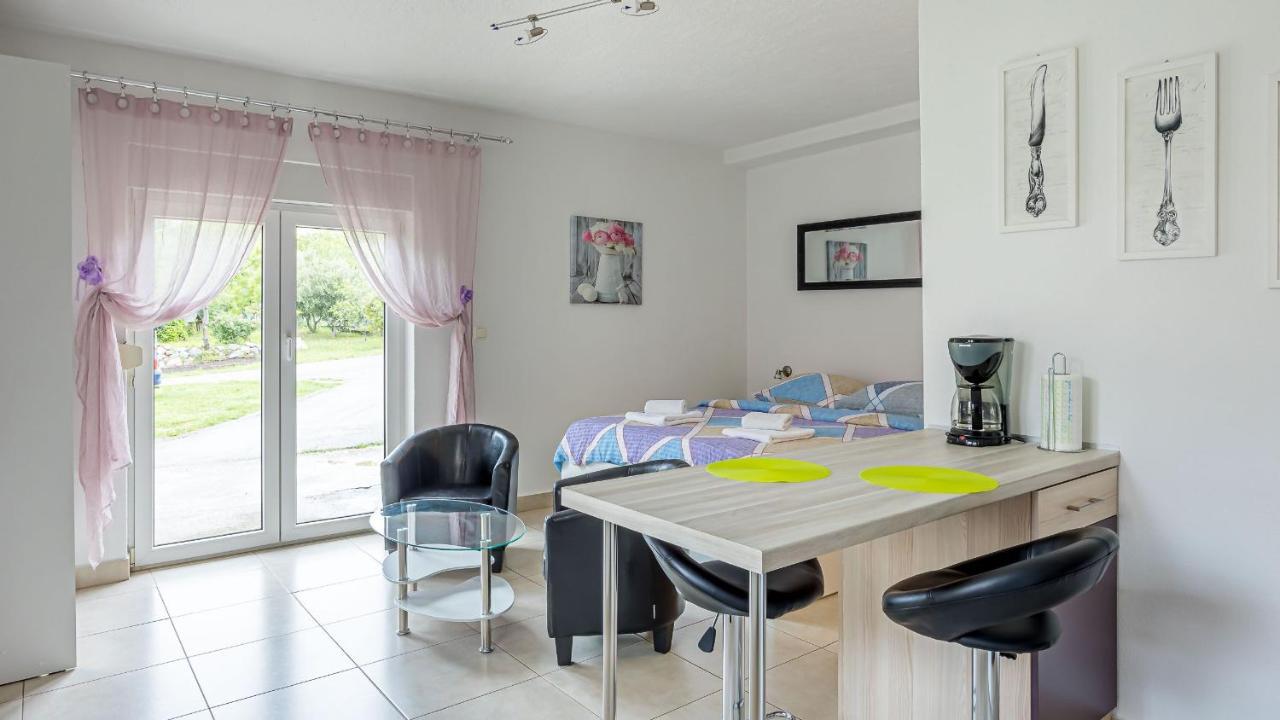 Apartments Klara セニ エクステリア 写真