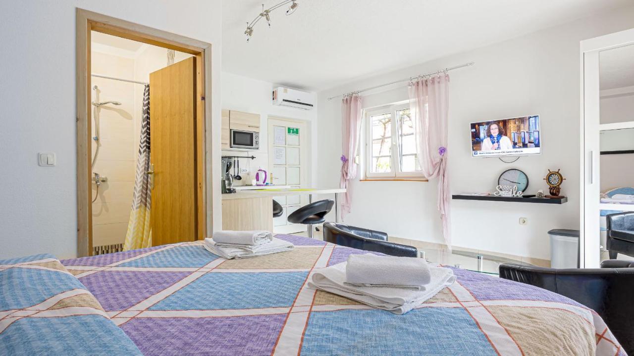 Apartments Klara セニ エクステリア 写真