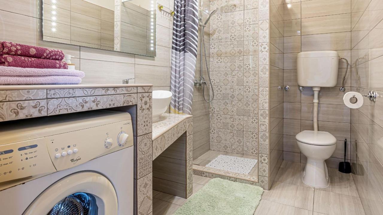 Apartments Klara セニ エクステリア 写真