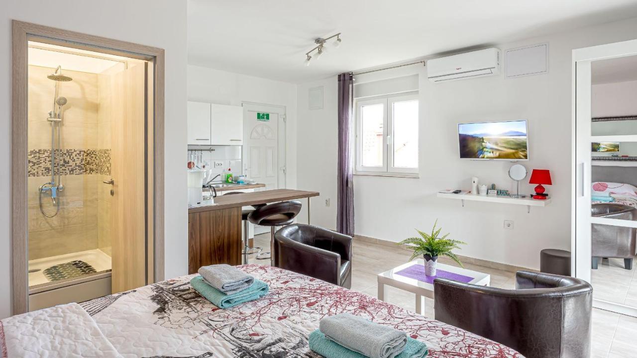 Apartments Klara セニ エクステリア 写真