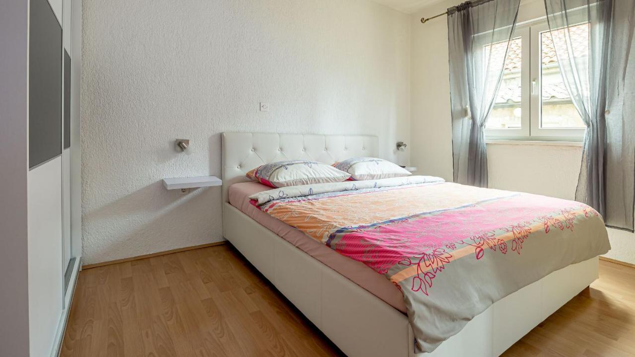 Apartments Klara セニ エクステリア 写真