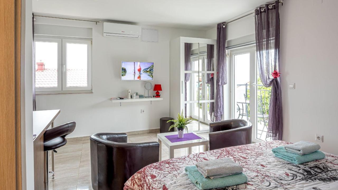 Apartments Klara セニ エクステリア 写真