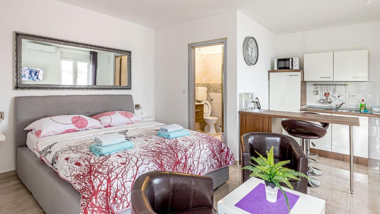 Apartments Klara セニ エクステリア 写真