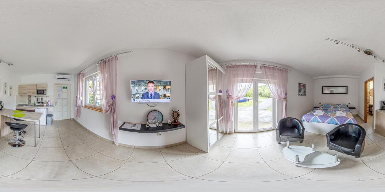 Apartments Klara セニ エクステリア 写真