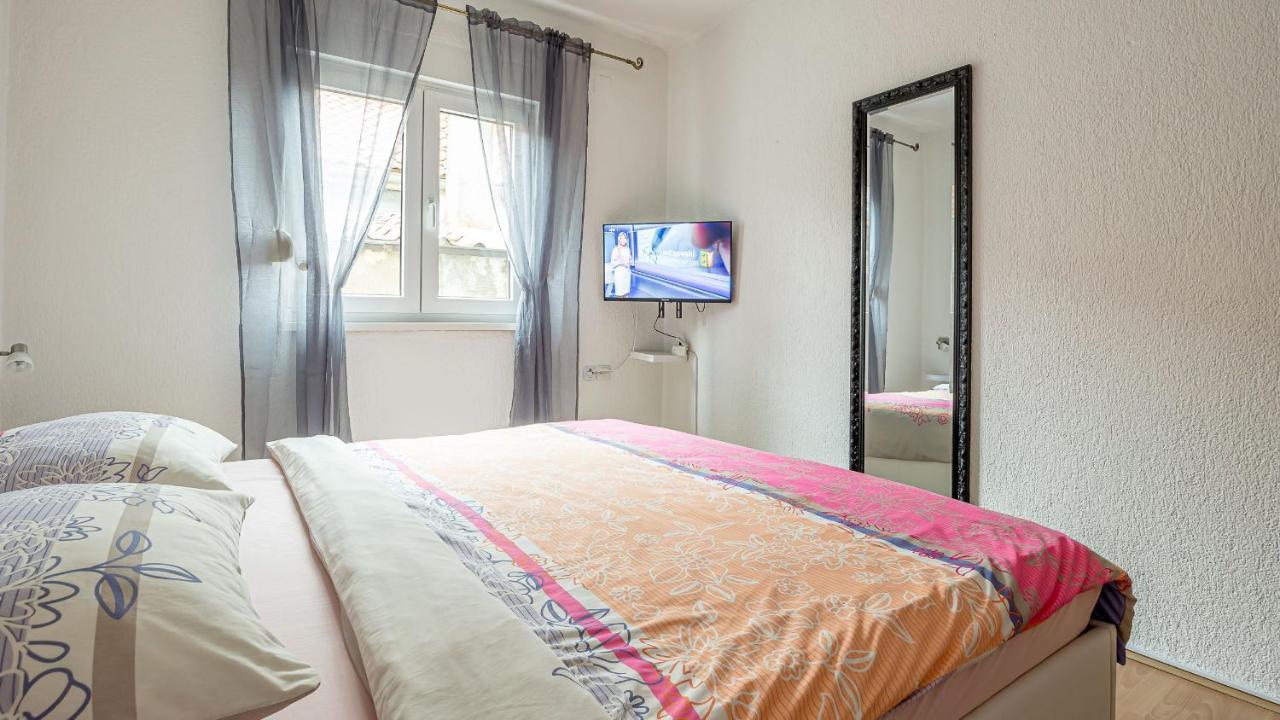 Apartments Klara セニ エクステリア 写真